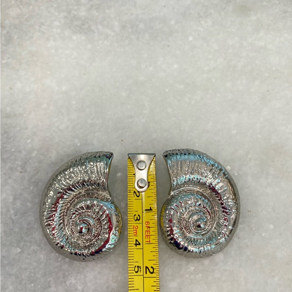 NEW Silver tone Large Statement Shell Earrings - Picture 5 of 9